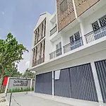 Oyo 90398 Socialite Residence Hotel