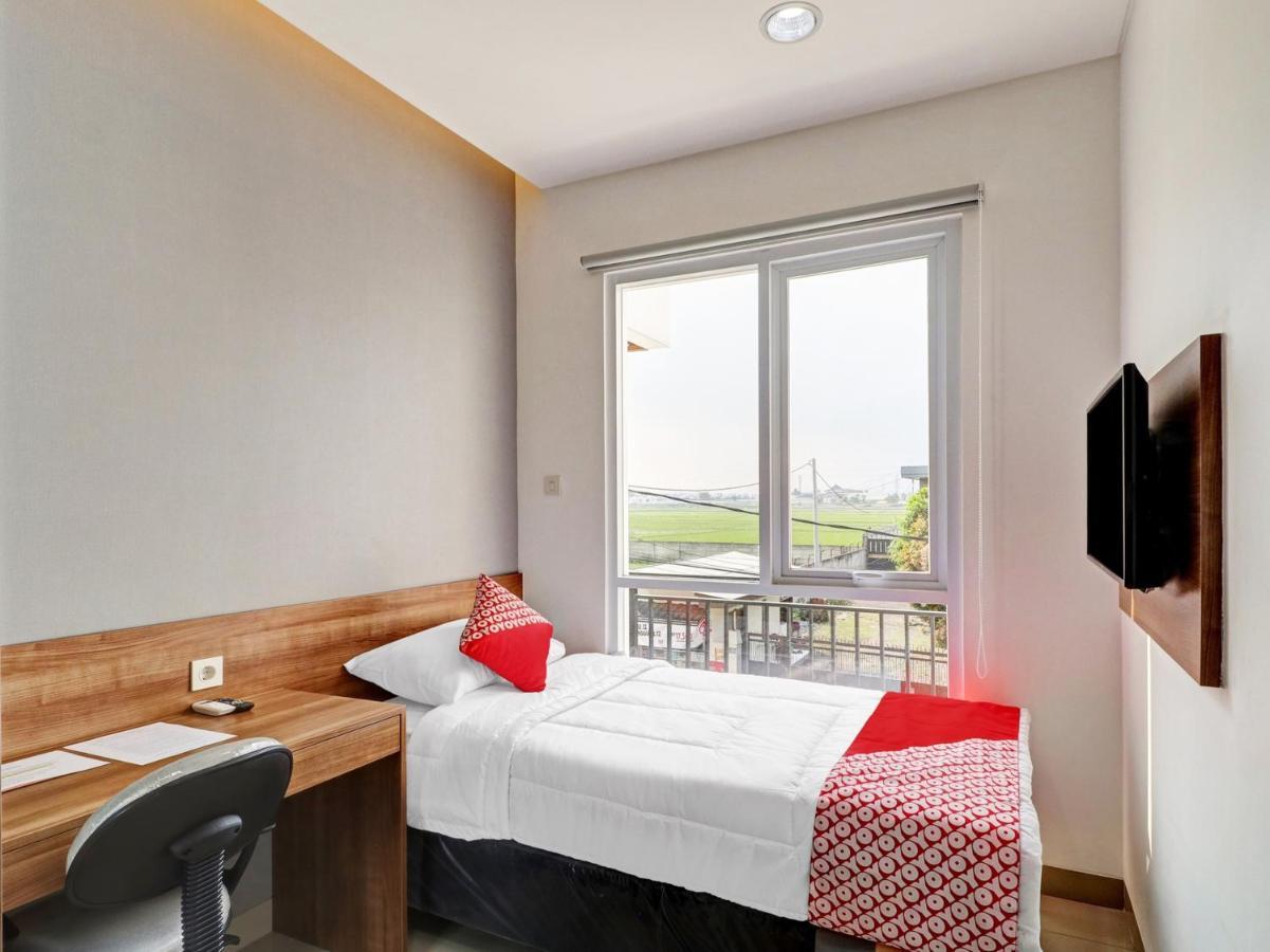 Hotel Oyo 90398 Socialite 2*