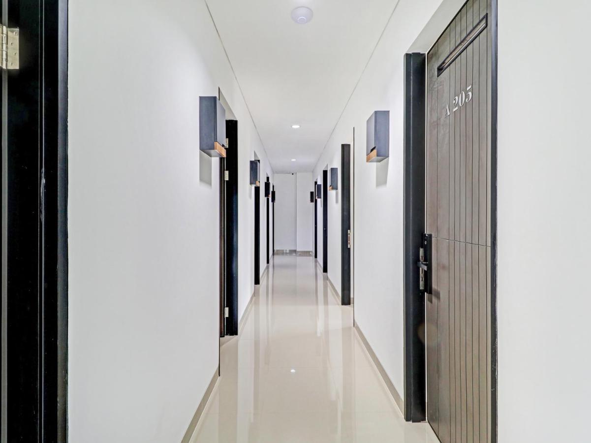 Oyo 90398 Socialite Hotel 2*